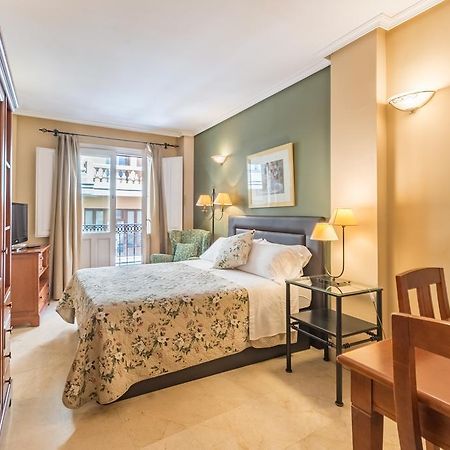 Apartamentos Caballero De Gracia Мадрид Экстерьер фото