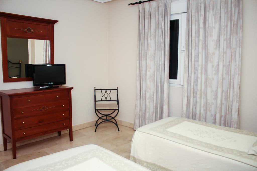 Apartamentos Caballero De Gracia Мадрид Экстерьер фото