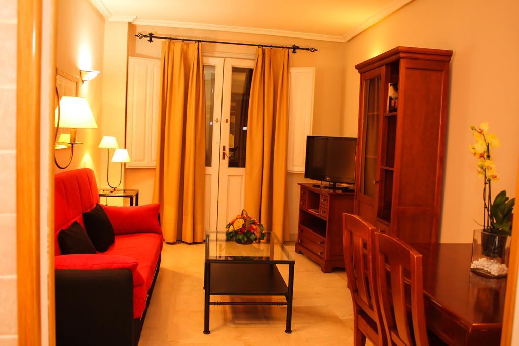 Apartamentos Caballero De Gracia Мадрид Экстерьер фото