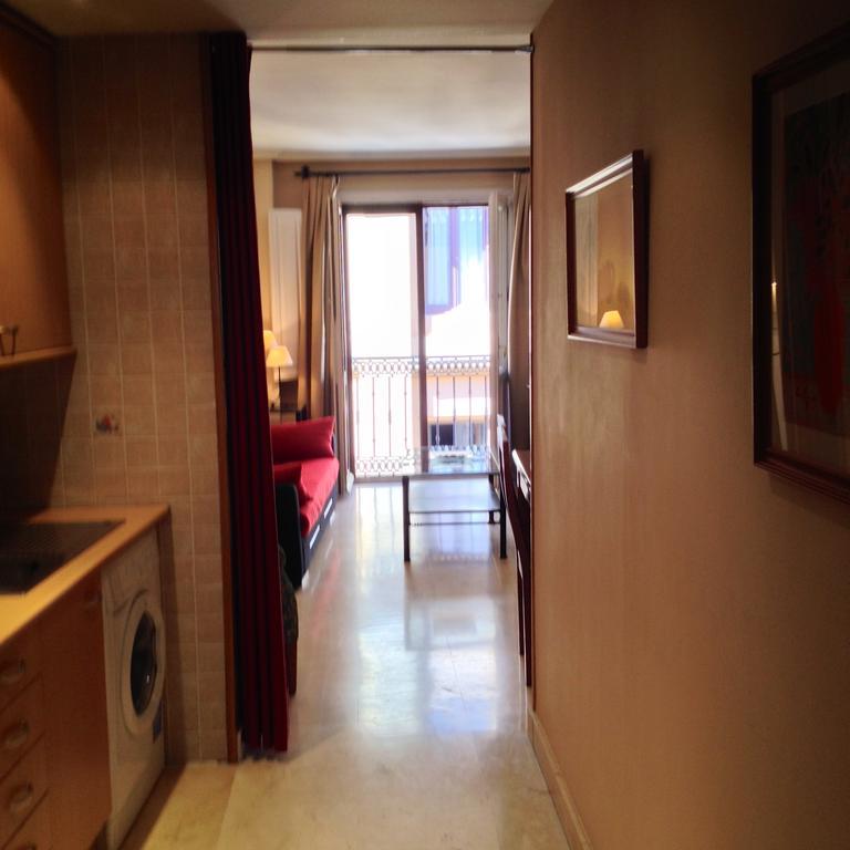 Apartamentos Caballero De Gracia Мадрид Экстерьер фото