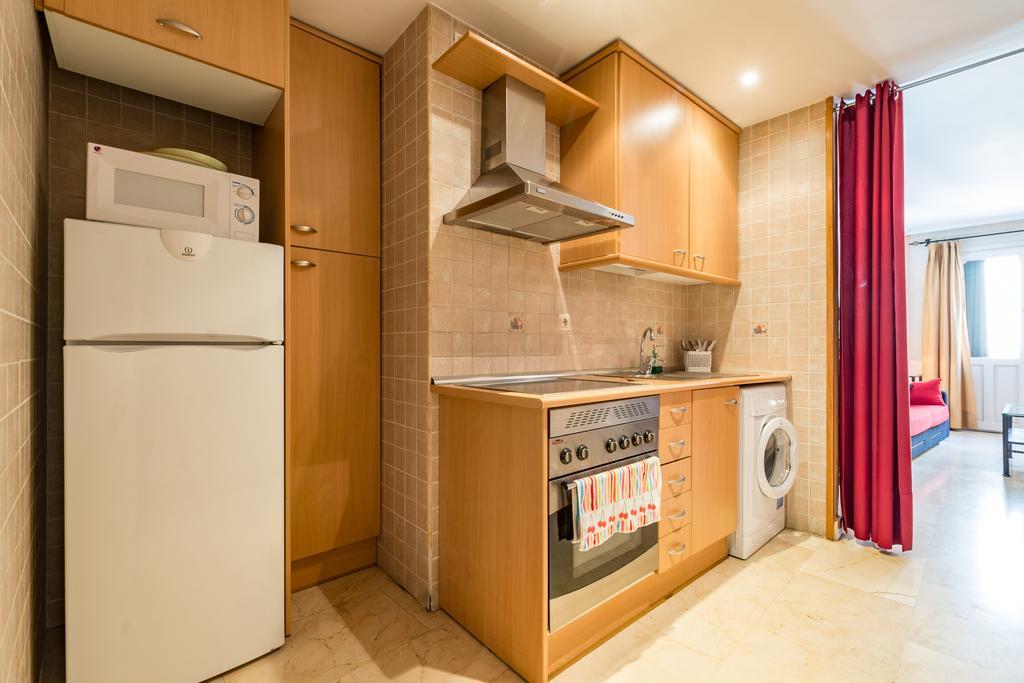 Apartamentos Caballero De Gracia Мадрид Экстерьер фото
