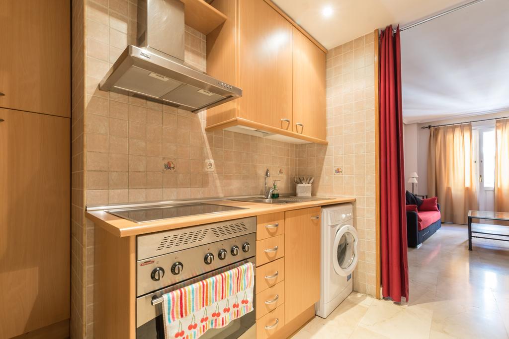 Apartamentos Caballero De Gracia Мадрид Экстерьер фото