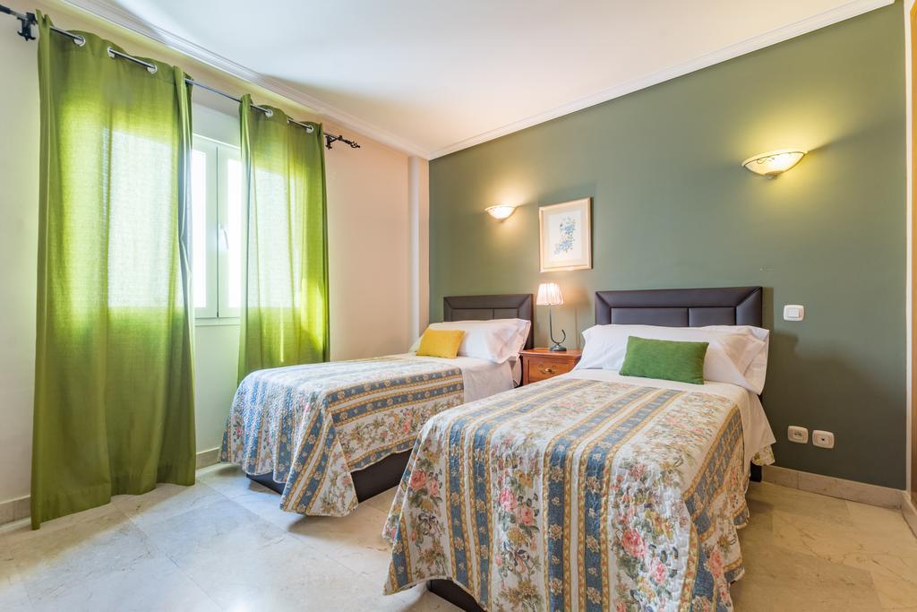 Apartamentos Caballero De Gracia Мадрид Экстерьер фото
