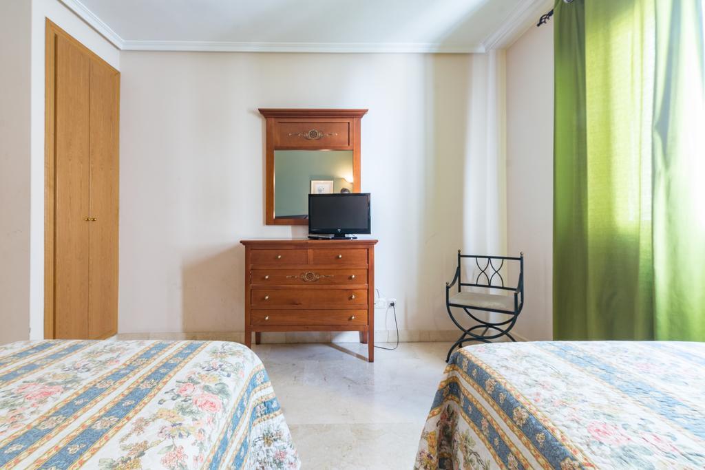 Apartamentos Caballero De Gracia Мадрид Экстерьер фото