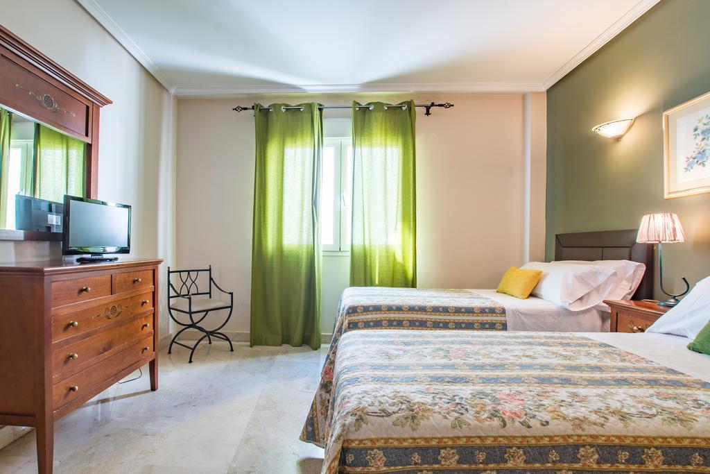 Apartamentos Caballero De Gracia Мадрид Экстерьер фото