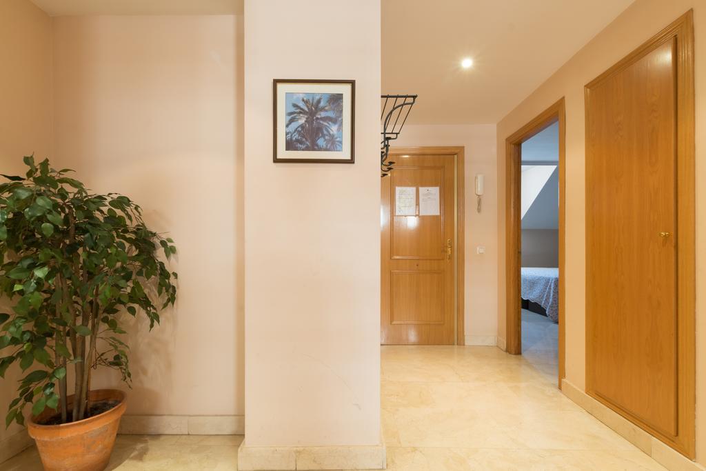 Apartamentos Caballero De Gracia Мадрид Экстерьер фото