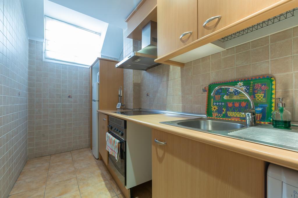 Apartamentos Caballero De Gracia Мадрид Экстерьер фото