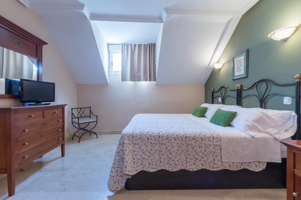 Apartamentos Caballero De Gracia Мадрид Экстерьер фото