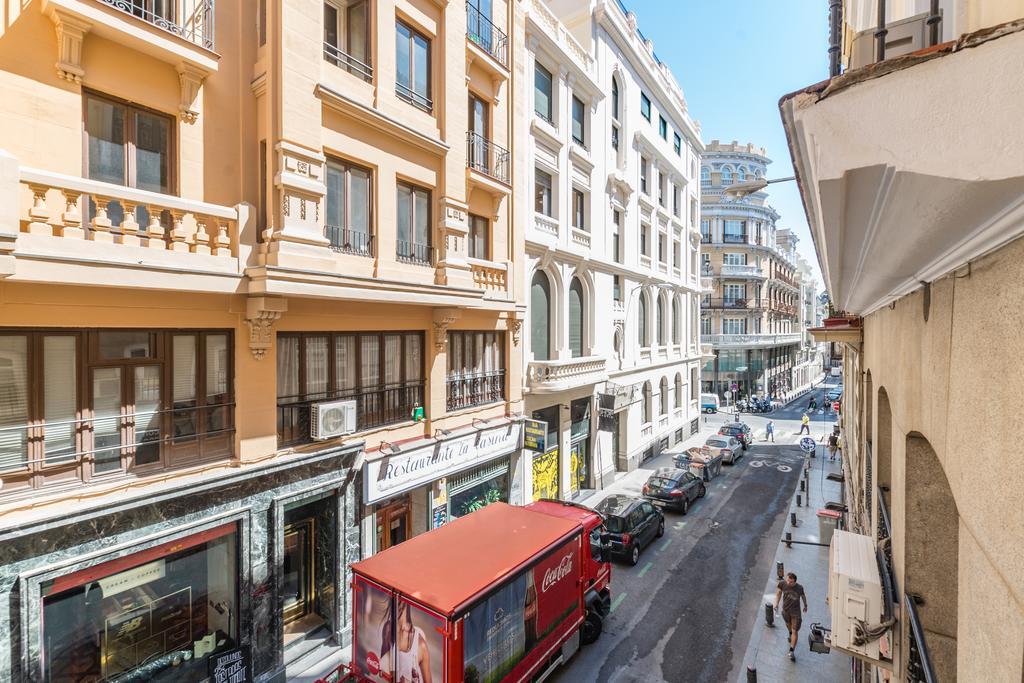 Apartamentos Caballero De Gracia Мадрид Экстерьер фото
