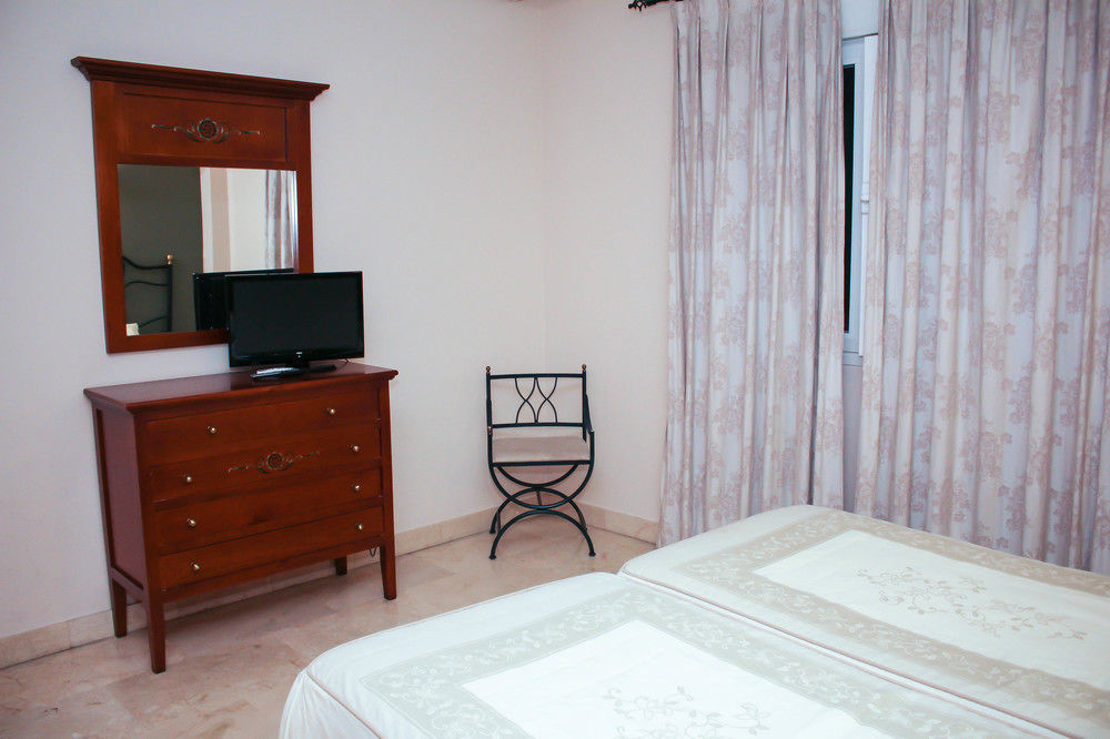 Apartamentos Caballero De Gracia Мадрид Экстерьер фото